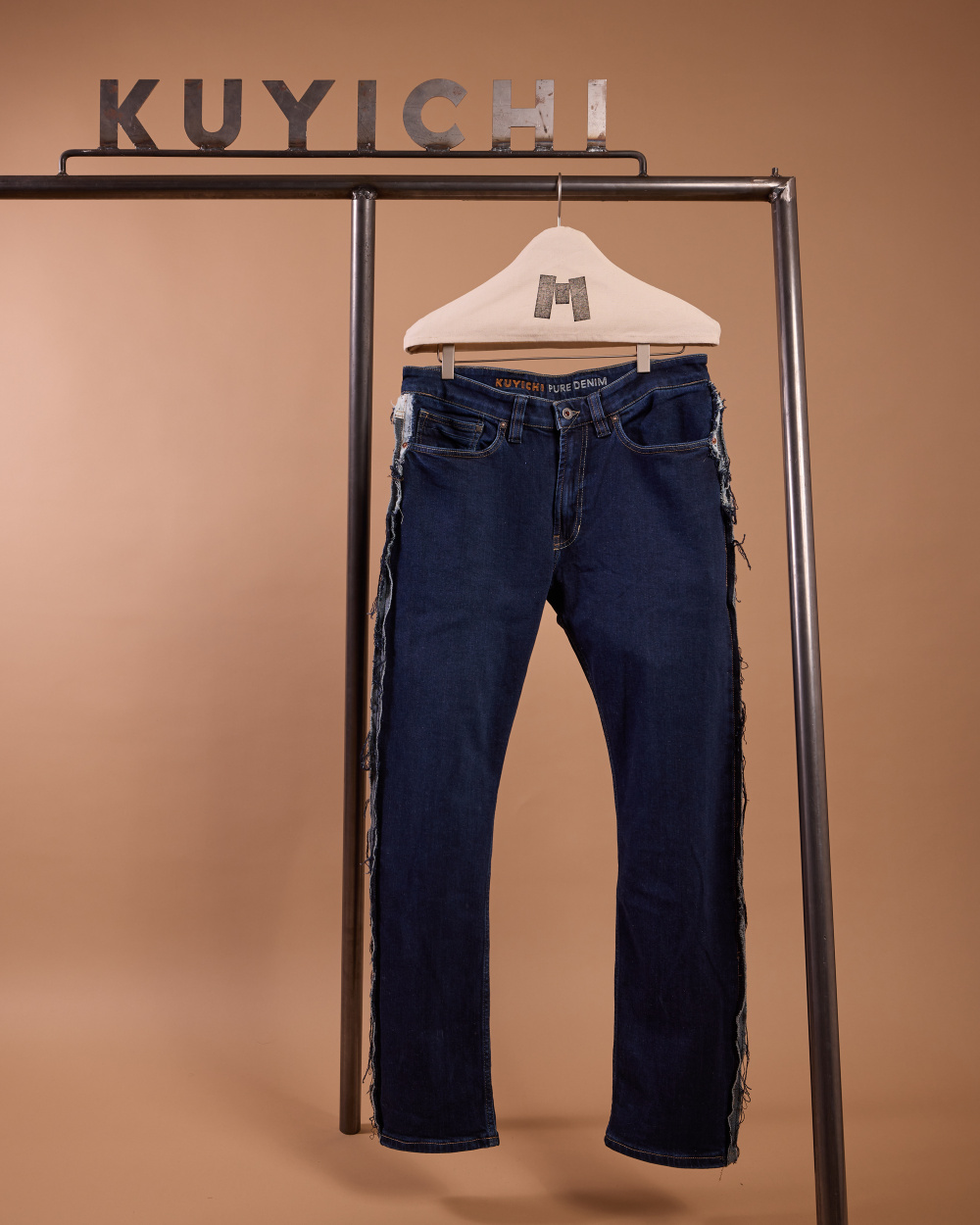 Daan Frayed (pre-order)