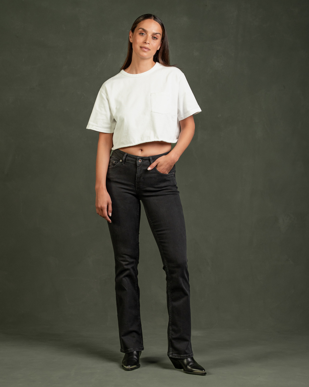 Amy Bootcut Worn in Black