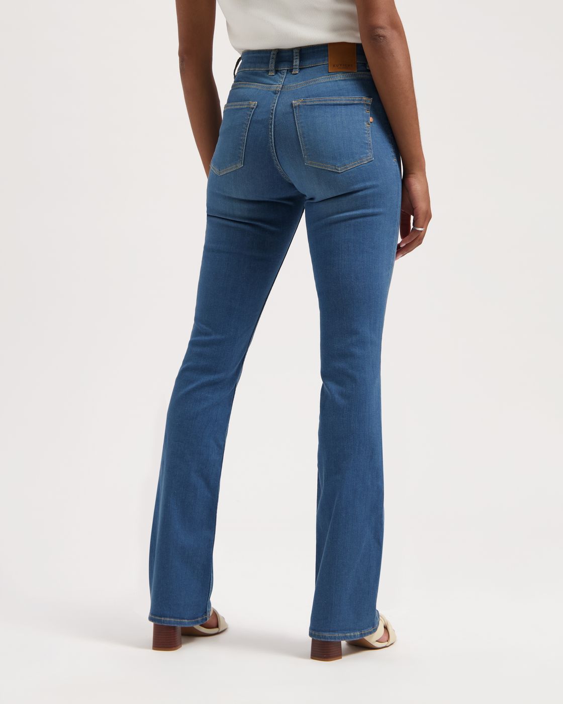 Flared Jeans van JANICE | Shop hier je bootcut spijkerbroek