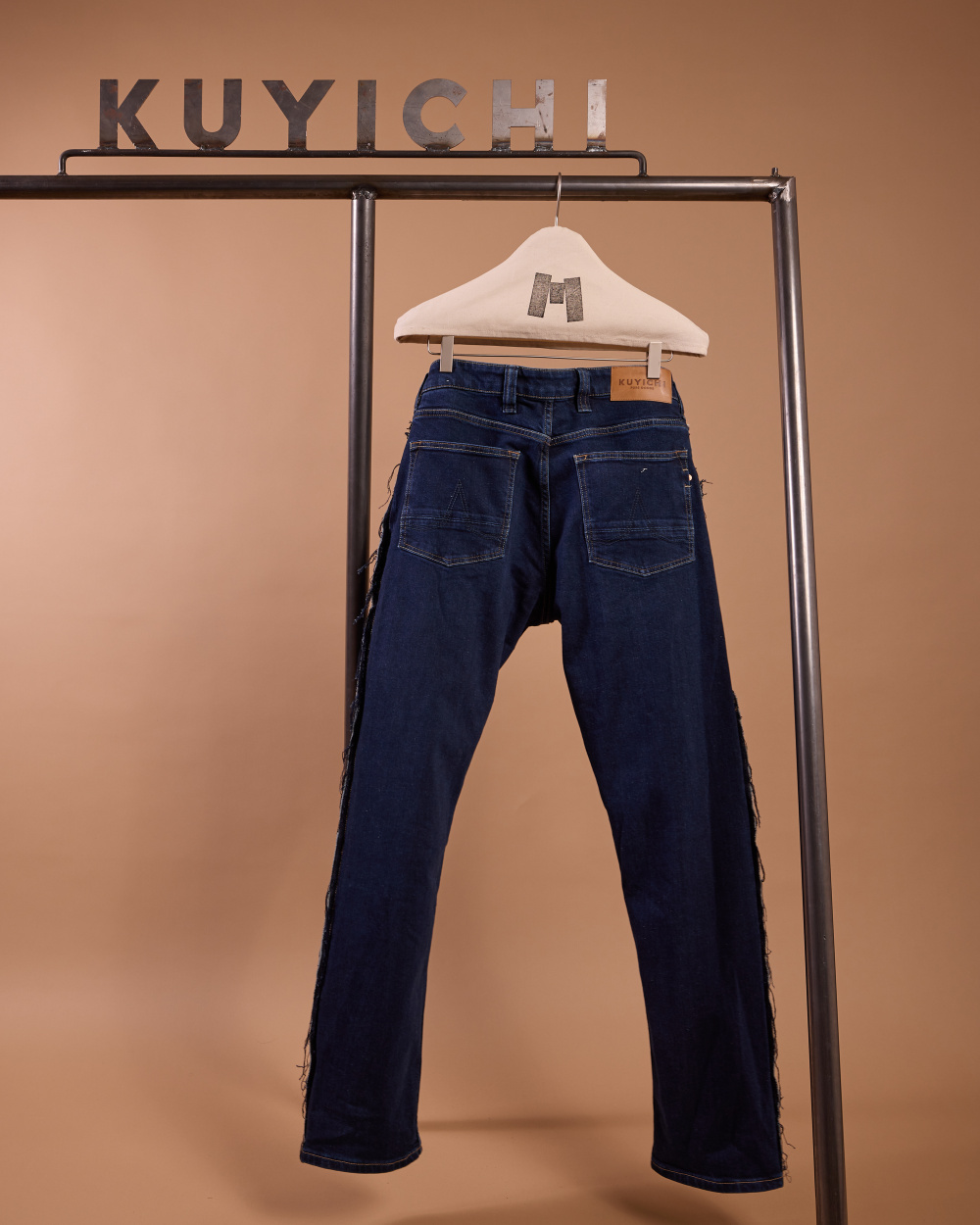 Daan Frayed (pre-order)